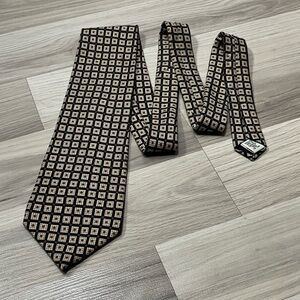 GAP Mens Navy Blue Gold Geometric Patterned Tie Made in the USA 100% Silk Office